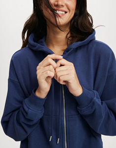 เสื้อฮู้ดครอปพิมพ์ลายด้านหน้าแบบซิปสำหรับผู้หญิง สไตล์สตรีทแวร์ฤดูหนาว ทรงหลวมไหล่ตก ผ้าฝ้าย 100% ระบายอากาศได้ดี ไม่เป็นขุย - Product Image 2