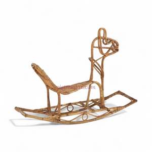 Chaise à bascule adorable pour bébé, artisanale, design artisanal du Vietnam, texture en rotin naturel doux pour chambre à coucher, salon - Product Image 2