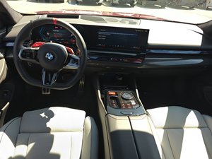 BMW M5 2025 Usado en Buen Estado, Motor V8 4.4L Twin Turbo Gasolina/Eléctrico, Tracción en las Cuatro Ruedas - Product Image 5