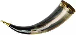 Corne à boire en corne de buffle et de bœuf écologique, fabriquée à la main, avec un fini en laiton naturel et un design inspiré des Vikings anciens - Product Image 3