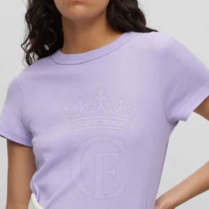 T-shirt à manches courtes pour femmes de haute qualité avec design à col rond écologique et respirant pour le service OEM d'été disponible - Product Image 2