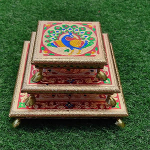 Lot de 3 Chowkis Tabouret en bois Pooja Meenakari Diwali Puja Accessoire God Idol Stand Mandir Decor Table de mariage hindou Cadeau indien - Product Image 1