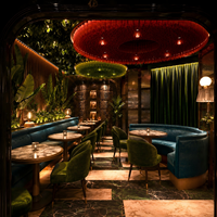 Chaise de salle à manger en velours vert olive avec plateau en marbre et structure métallique pour restaurant commercial