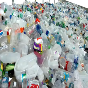 Déchets de plastique recyclé HDPE, déchets de bouteilles blanches, déchets de bouteilles de lait HDPE, flocons de déchets de bouteilles de lait HDPE, granulés de déchets de bouteilles de lait HDPE - Product Image 1