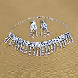 Collar clásico hecho a mano con Zirconia cúbica y chapado en rodio Pendientes colgantes de moda Exportador en India - Product Image 4