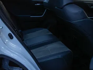 Toyota RAV4 2025 SUV Gasolina Automático Turbo Asientos de Cuero Techo Panorámico Faros LED Pantalla Táctil - Product Image 3