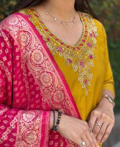 Haute sur demande à la mode excellente qualité couleur jaune pur fil de soie romain travail point Salwar costume avec ensemble Dupatta - Product Image 4