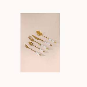 Cubiertos de acero inoxidable Cuchara Cubiertos con mango de resina de diseño de mármol largo único Chapado en oro para volver a la escuela - Product Image 1