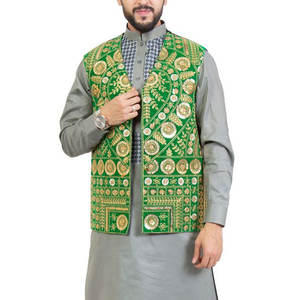 Chaleco Vintage verde hecho a mano para hombre, bordado dorado y trabajo Cherma en tela de lona, ropa exterior para hombre - Product Image 5