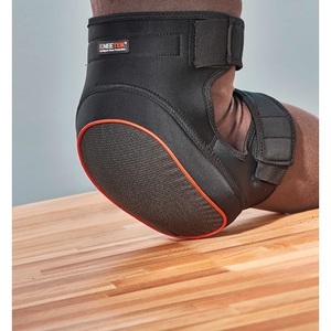 Rodilleras Universales de Plástico Negro KevSafeSoft KNEETEK, Certificadas por la CE, Alivio del Dolor, Soporte para las Articulaciones - Product Image 1