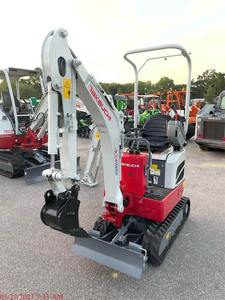 Miniexcavadora de Orugas Takeuchi TB210R con Motor Changchai, Cilindro Hidráulico Eaton y Motor de Alta Potencia de Excavación - Product Image 5