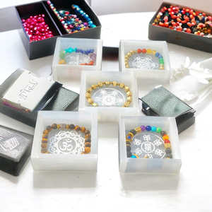 กล่องซีลีไนท์โมร็อกโกขายดีพลอยคริสตัลธรรมชาติคุณภาพสูงสำหรับชาร์จธีมความรักแกะสลักงานฝีมือคริสตัลอื่นๆ - Product Image 1