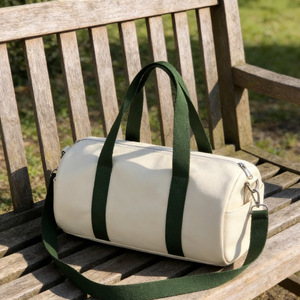 Bolsa de Lona Redonda para Gimnasio y Deportes, con Separación para Ropa Seca y Mojada, Duradera, con Cierre de Cremallera y Logotipo Personalizado, Venta al Por Mayor de Fábrica - Product Image 6