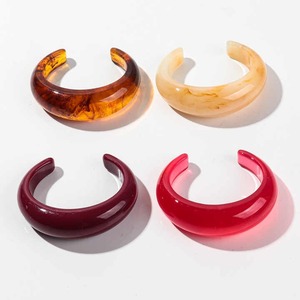 Colección de joyas Pulsera de tubo de resina de moda con resina Bola de oro de bambú Perla Piedra principal para niñas de artesanía Javed - Product Image 1