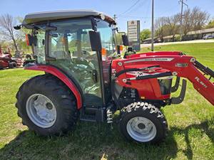 Tractor Agrícola Massey Ferguson 1840M de 70HP con Tracción en las 4 Ruedas y Transmisión por Engranajes para Motor, Caja de Cambios y Bomba, con 1 Año de Garantía - Product Image 5