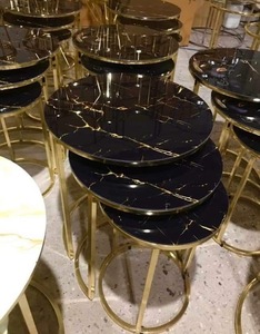 Parlak altın kaplama yuvarlak iç içe masa cam üst otel ve restoran kullanımı lüks mobilya modern sehpa çay masası - Product Image 1
