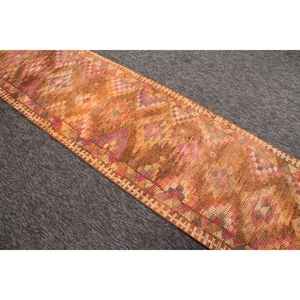 Petit tapis turc vintage 2,5x12,8 pi (75x390 cm), tapis Herki géométrique brun - Product Image 4