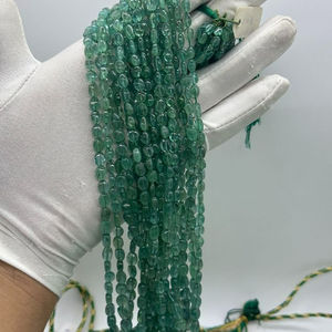 Pierres ovales émeraude russes en vrac 3x5mm à 6x8mm Pierres précieuses vertes de haute qualité - Product Image 3