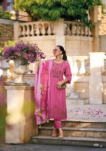 Algodón puro y elegante de diseñador de Orgeja con estampados de diseñador digital con bordes de tejido Zari Kurtis Set - Product Image 4