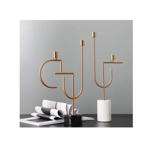 Porte-bougie hurricane en métal élégant pour une utilisation intérieure et extérieure, idéal pour les mariages, les fêtes, les célébrations et l'éclairage domestique - Product Image 1