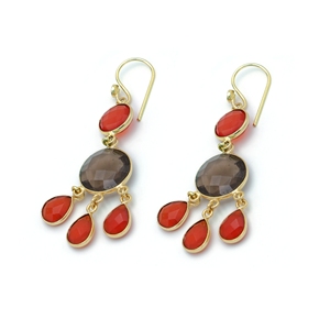 Boucles d'oreilles pendantes en laiton plaqué or 18 carats faites à la main, chalcédoine fumée |   Bijoux de mariage bohème tendance pour femmes |   Jaipur, Inde - Product Image 2