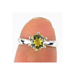 แหวนเงินแฮนด์เมดสีเงินแท้925อัญมณีอเมทิสต์สีเขียวที่ไม่ซ้ำใครคลาสสิก ODM ขายส่งสำหรับงานแต่งงานของขวัญวันวาเลนไทน์ - Product Image 3