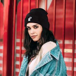 Gorro de invierno Unisex de alta calidad, diseño liso, hecho a medida en Pakistán, gorros a precio barato al por mayor - Product Image 5