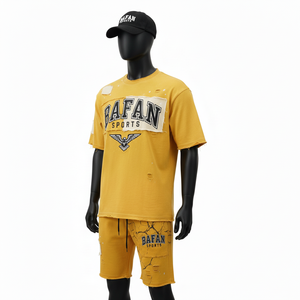 Ensemble T-shirt et short pour homme de qualité supérieure, jersey en coton lourd 220 GSM, couleur moutarde, logo appliqué délavé, ensemble de 2 pièces - Product Image 3