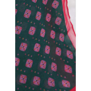 ผ้าคลุมไหล่ชีฟองโพลีเอสเตอร์พิมพ์ลายดิจิทัลสีเขียวสำหรับผู้หญิง ผ้าพันคอฤดูร้อนปักลายสไตล์เรียบง่ายพร้อมผ้าลูกไม้ - Product Image 3