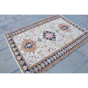 Alfombra Turca Vintage de 4.5x6.3 pies, Alfombra de Lana Azul con Diseño de Patchwork - Product Image 3