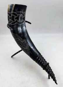 Corne de buffle naturelle de qualité indienne à boire corne de Viking sculptée conception animale Antique support en fer poli artisanat décoratif Faiza - Product Image 2