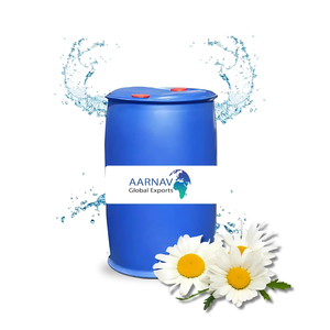 Extracto líquido de grado cosmético de hidrosol de manzanilla alemana pura 100%, proveedor a granel para el cuidado de la piel de etiqueta privada, flores frescas - Product Image 6