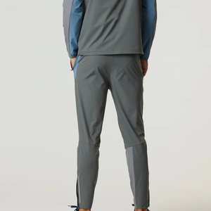 Veste à capuche extensible avec logo personnalisé, fermeture éclair intégrale, vêtements de sport pour la course à pied, coupe ajustée, vêtements de sport pour hommes, survêtement de plein air - Product Image 3