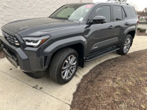 Toyota 4-Runner Limited 4WD 2025 Usado en Buen Estado - Product Image 2