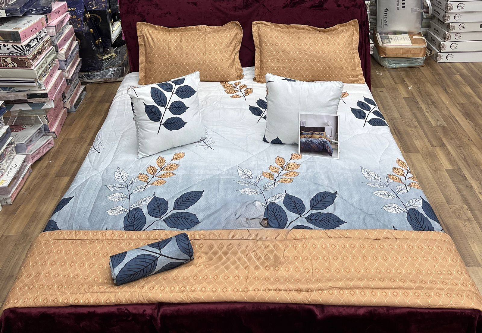 ท้องฟ้าสีฟ้าสีน้ำเงินเข้ม