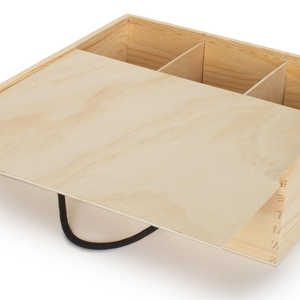 Solid Lid Pinewood Carry Case for 3 <b>Beer</b> Bottles for Parties - Product Image 1
