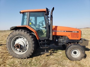 รถแทรกเตอร์การเกษตร AGCO 9650 4WD มือสองสภาพดี ใช้งานน้อย กำลังเครื่องยนต์ 80 แรงม้า เหมาะสำหรับการทำฟาร์มขนาดใหญ่ โครงสร้างแข็งแรงทนทาน - Product Image 3