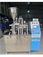 Machine de remplissage et de scellage automatique à 6 stations pour gobelets en plastique, idéale pour la production et l'emballage de produits laitiers et de boissons - Offre Spéciale