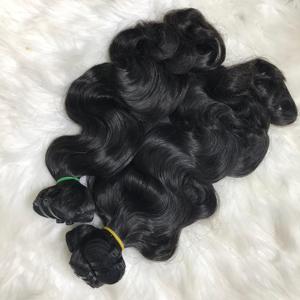 วิกต่อผมมนุษย์บริสุทธิ์จากเวียดนามเครื่องทอผมลอนคู่100% สีธรรมชาติแบบนุ่ม1B - Product Image 6