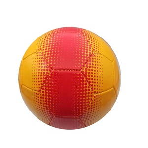 Tech Industries Ballon d'entraînement de football Matériau PU à des fins d'entraînement avec un design personnalisé et un logo personnalisé - Product Image 2