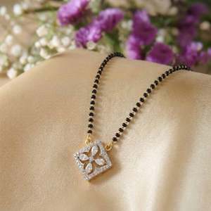 Colgante Mangalsutra de Diamantes de 9kt por Clover Edge - Product Image 1