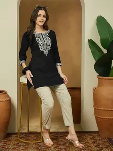 Robe courte droite en rayonne noire brodée, tricotée en tricot extensible, mode estivale, tenue de soirée, vêtements pour femmes et filles - Product Image 2