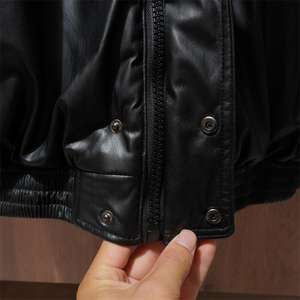 Veste en cuir véritable personnalisée pour homme, vintage, lisse, monochrome, respirante, avec col montant, logo sur le devant, fermeture éclair - Product Image 5