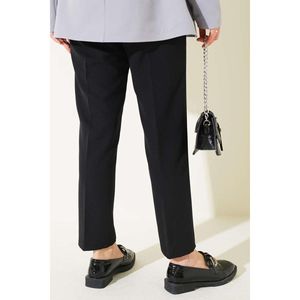 กางเกงสีดำเจียมเนื้อเจียมตัวกับเอวยางยืดและการออกแบบขาผอม - Product Image 3