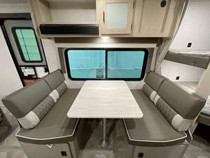 Best Supply For CHEAP MOTORHOME RV CAMPER 2018 Dethleffs Espirit I6700 LHD Euro 5 4-6 Passengers <b>White</b> - Product Image 3