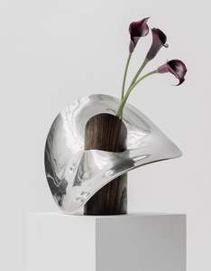 Florero de aluminio ligero con cuerpo curvo y diseño simple, ideal para regalos de inauguración de la casa o decoraciones para eventos - Product Image 5