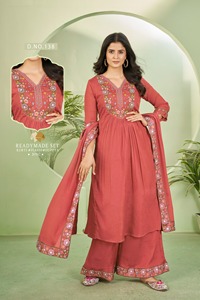 Graceful Anarkali Ensemble Kurti traditionnel indien 3 pièces en tissu Chinon avec belle broderie et travail manuel pour les mariages - Product Image 2