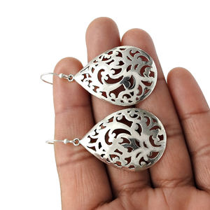 Design minimaliste luxe haut de gamme boucles d'oreilles délicates 925 boucles d'oreilles en argent Sterling crochet pour les femmes bijoux en argent uni pour son OEM - Product Image 4