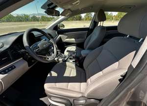 Hyundai Elantra 2021 Bien Cuidado y Limpio - Product Image 3