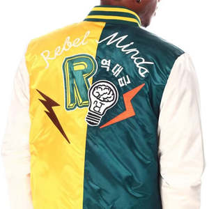 Veste universitaire pour homme sur mesure OEM, en laine de qualité supérieure et manches en cuir, veste de style lettreman avec patch brodé en chenille - Product Image 4